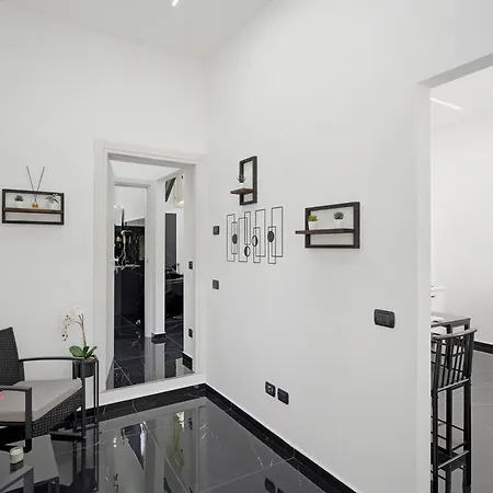 Black And White Bed & Breakfast