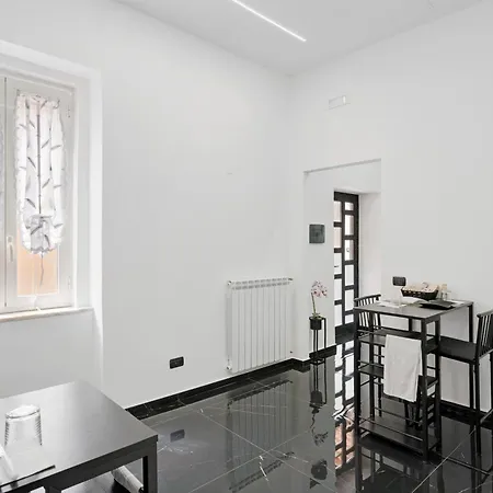 Bed & Breakfast Black And White