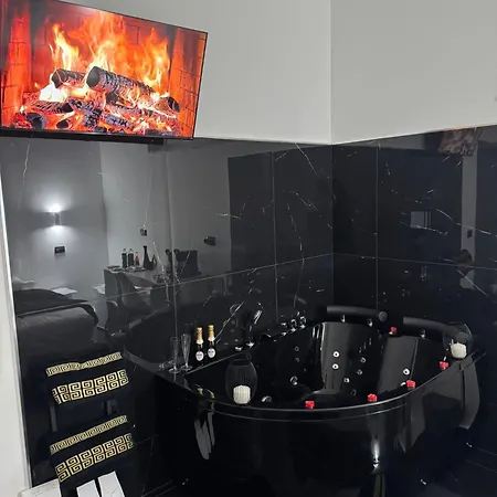 Bed & Breakfast Black And White Mercato San Severino