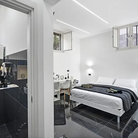 Bed & Breakfast Black And White 3*